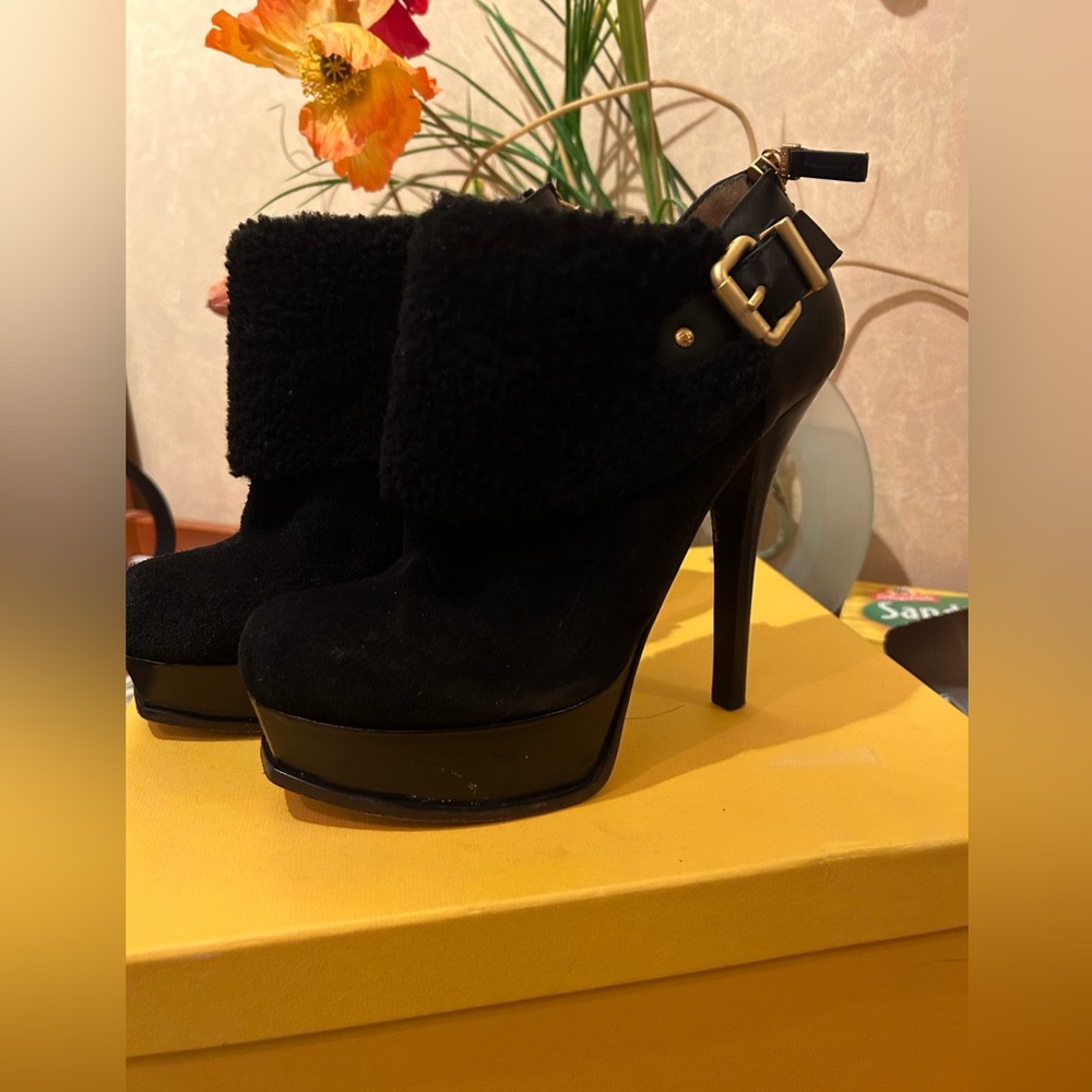 Fendi FF Black Fendista Shearling Fur Suede Buckled Platform Ankle Boot 39.5